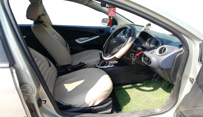 2013 Ford Figo TITANIUM 1.4 DIESEL, Diesel, Manual, 1,05,060 km, interior