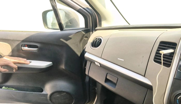 2014 Maruti Wagon R 1.0 VXI, Petrol, Manual, 25,142 km, interior