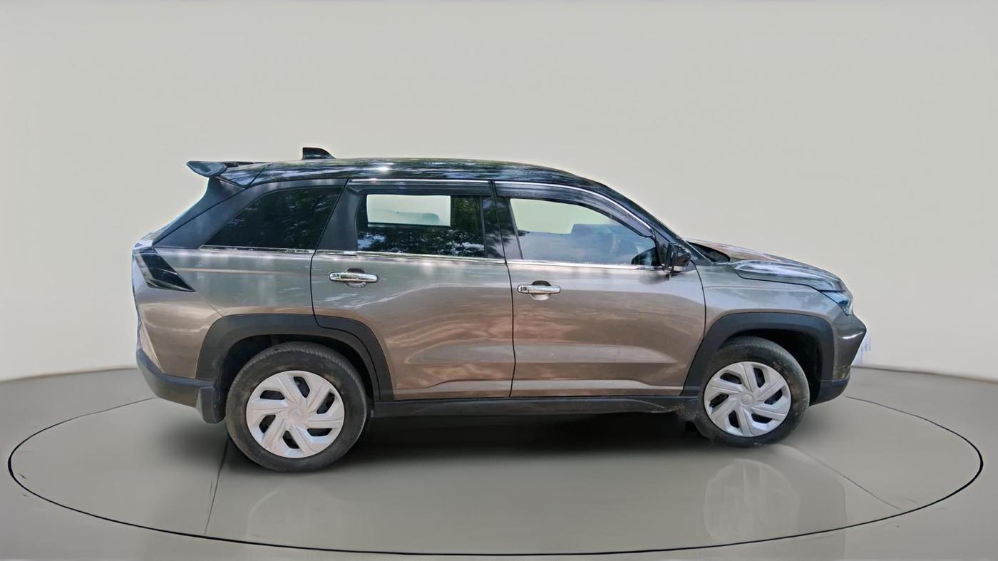 2025 Maruti Victoris Lxi 1.5 MT, Petrol, Automatic, 5,265 km, exterior