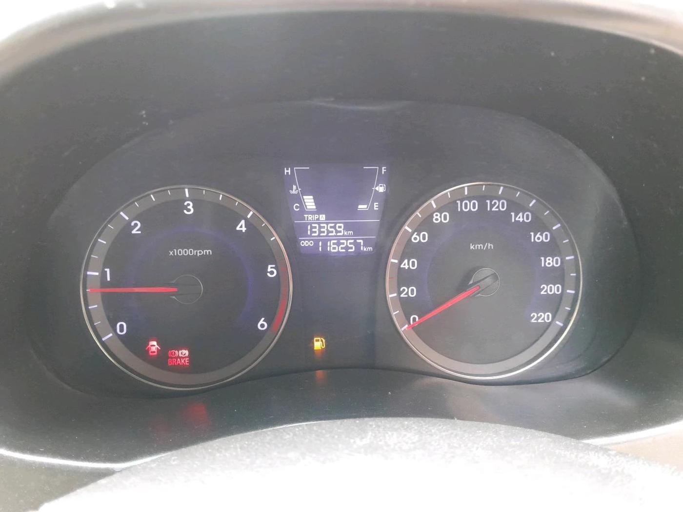2014 Hyundai Verna FLUIDIC 1.6 CRDI SX, Diesel, Manual, 1,16,257 km, interior