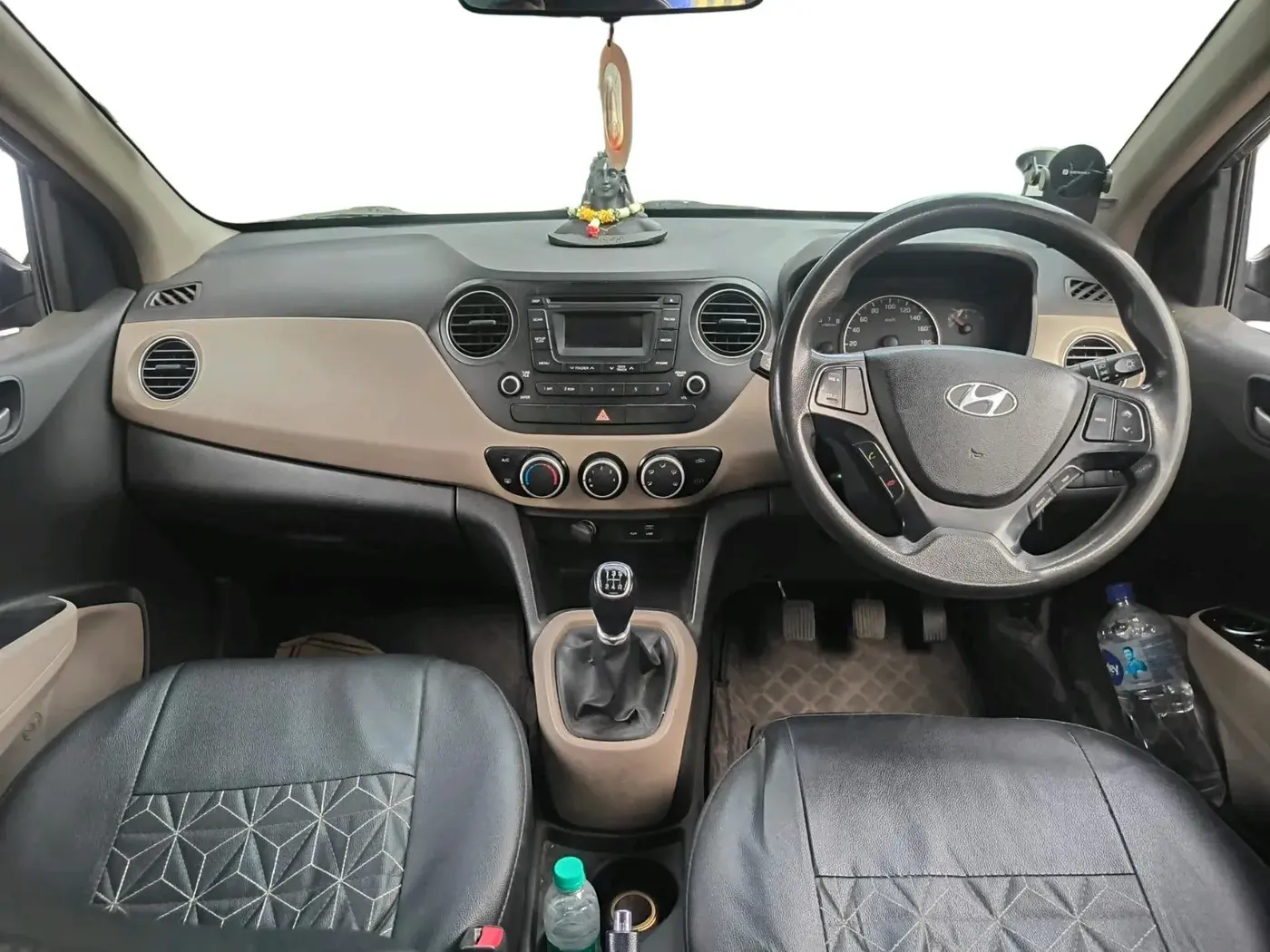 2015 Hyundai Grand i10 SPORTZ 1.2 KAPPA VTVT, Petrol, Manual, 1,06,191 km, interior