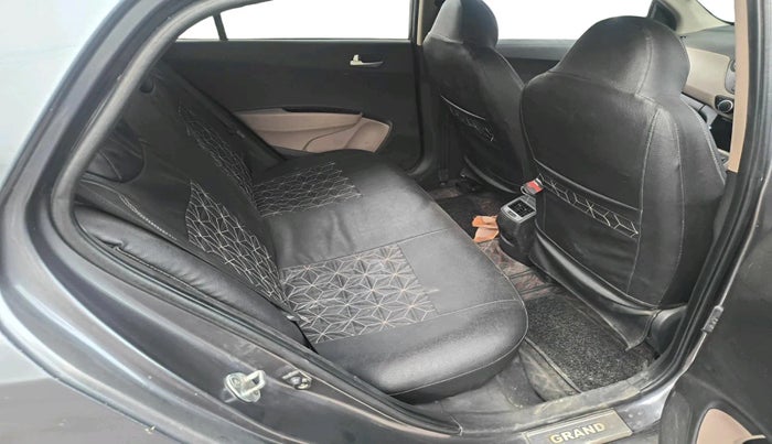 2015 Hyundai Grand i10 SPORTZ 1.2 KAPPA VTVT, Petrol, Manual, 1,06,191 km, interior