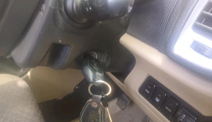 2016 Mahindra TUV300 T8, Diesel, Manual, 69,062 km, interior