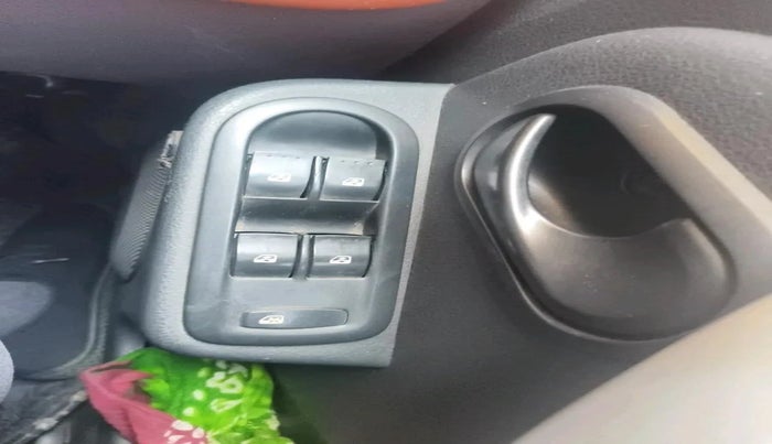 2014 Renault Duster 85 PS RXL DIESEL, Diesel, Manual, 1,27,936 km, interior