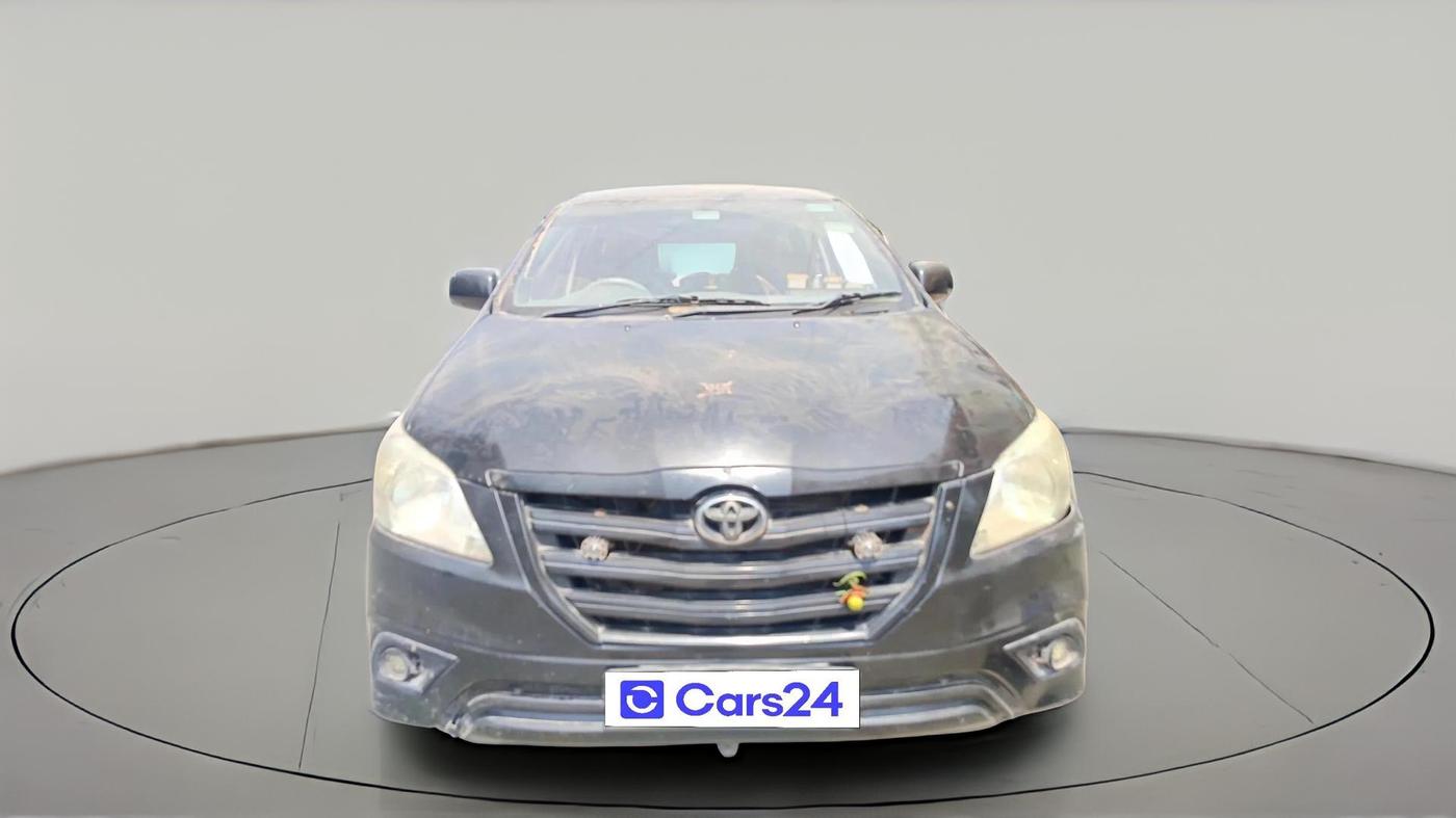 2011 Toyota Innova 2.5 E 7 STR, Diesel, Manual, 2,76,380 km, exterior