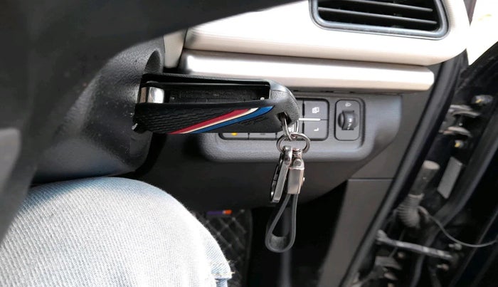 2022 Mahindra XUV700 AX 5 D MT 7 STR, Diesel, Manual, 53,653 km, interior