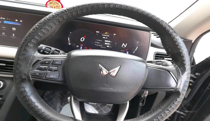 2022 Mahindra XUV700 AX 5 D MT 7 STR, Diesel, Manual, 53,653 km, interior