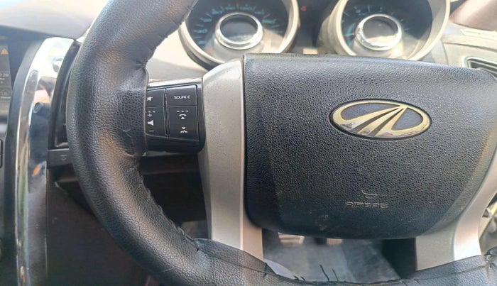 2016 Mahindra XUV500 W10, Diesel, Manual, 1,41,137 km, interior