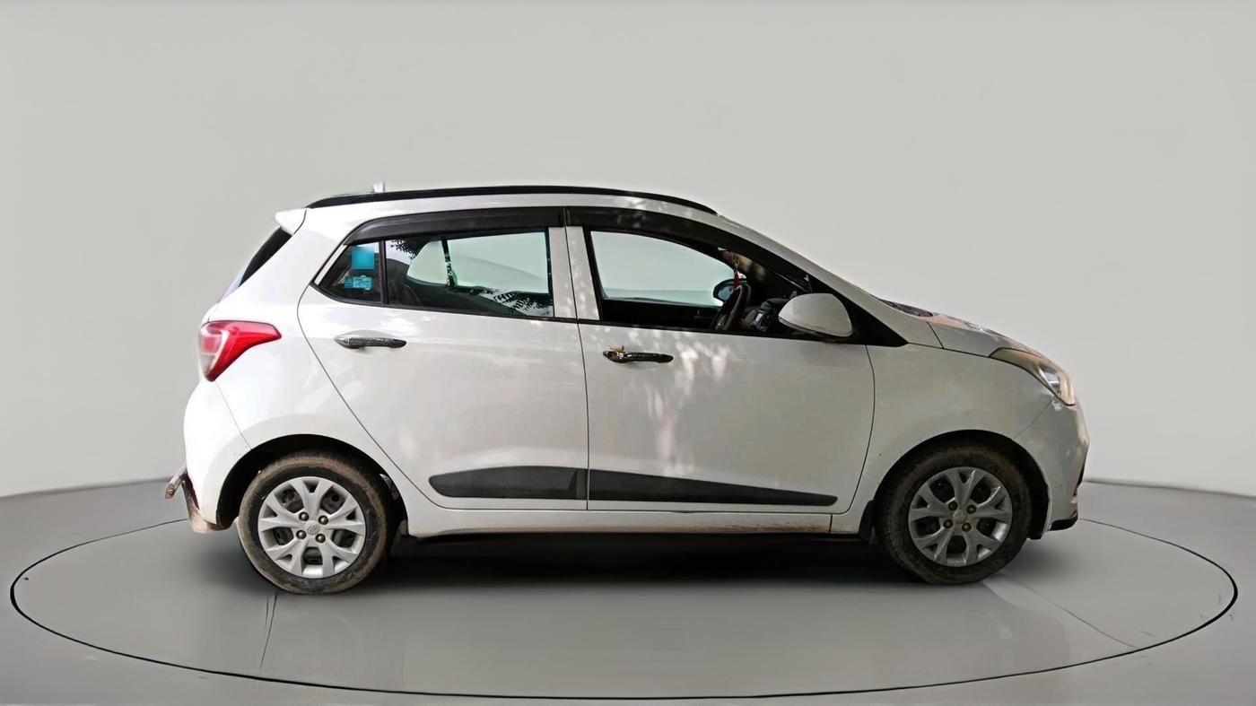 2013 Hyundai Grand i10 SPORTZ 1.2 KAPPA VTVT, Petrol, Manual, 32,604 km, exterior