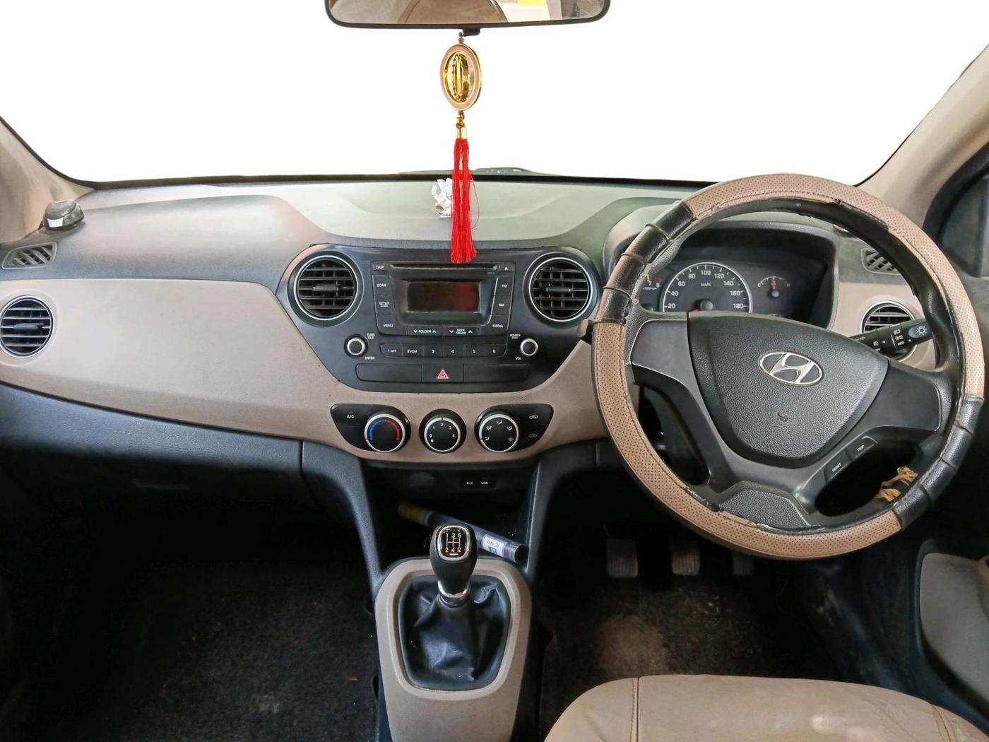 2013 Hyundai Grand i10 SPORTZ 1.2 KAPPA VTVT, Petrol, Manual, 32,604 km, interior