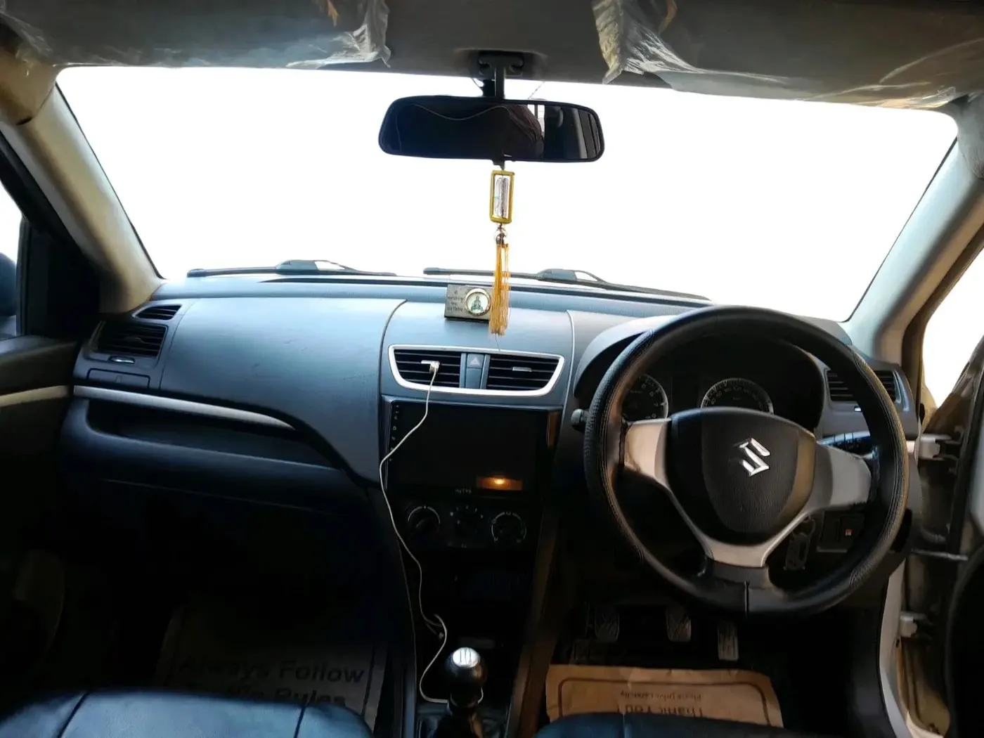 2015 Maruti Swift VXI, Petrol, Manual, 92,000 km, interior