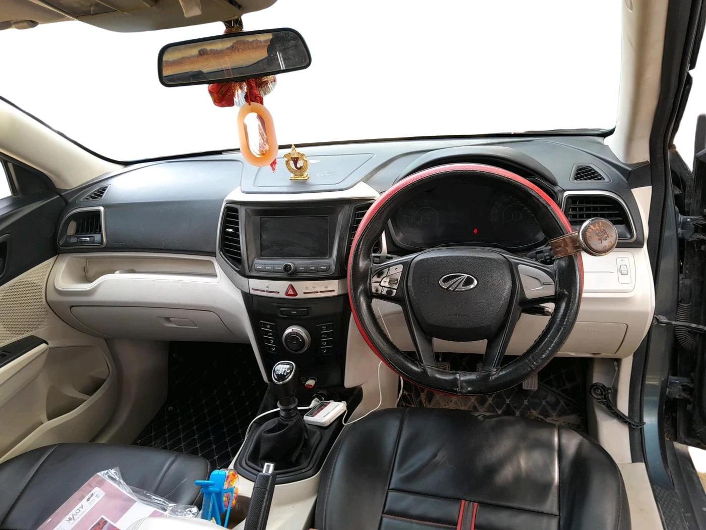 2019 Mahindra XUV300 W6 1.5 DIESEL, Diesel, Manual, 75,459 km, interior