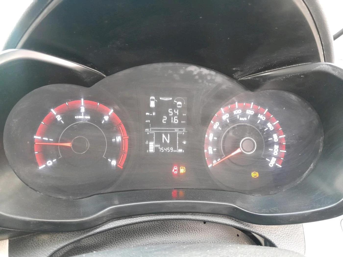2019 Mahindra XUV300 W6 1.5 DIESEL, Diesel, Manual, 75,459 km, interior