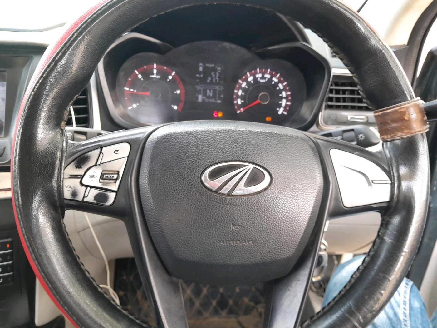 2019 Mahindra XUV300 W6 1.5 DIESEL, Diesel, Manual, 75,459 km, interior