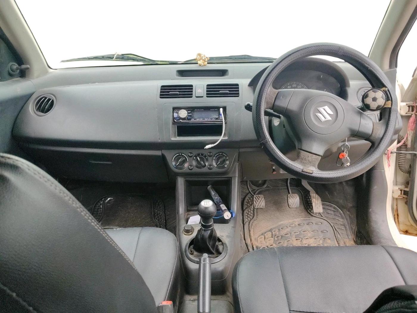 2014 Maruti Swift Dzire TOUR DIESEL, Diesel, Manual, 98,714 km, interior