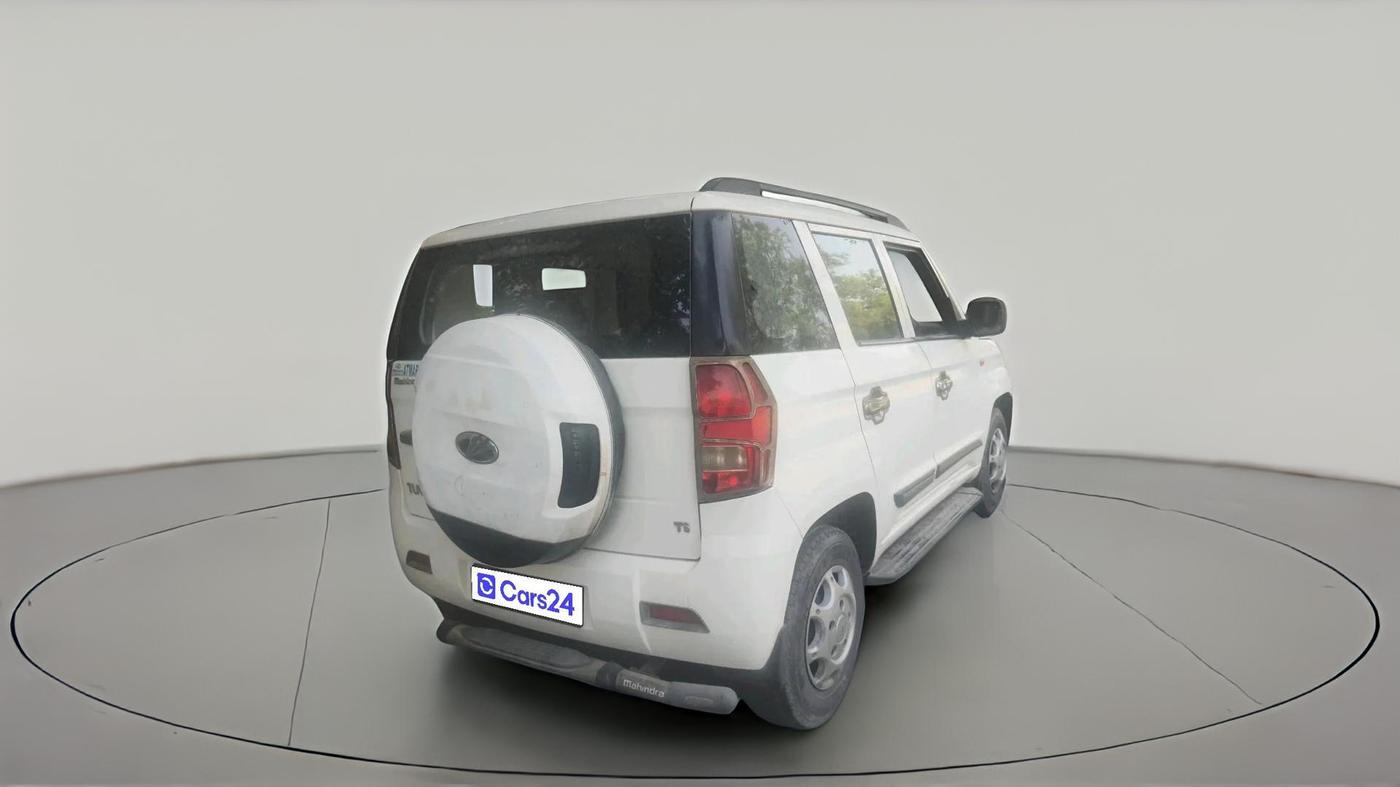 2016 Mahindra TUV300 T6, Diesel, Manual, 1,02,430 km, exterior