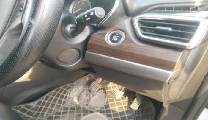 2021 Tata Harrier XT 2.0L KRYOTEC, Diesel, Manual, 56,558 km, interior