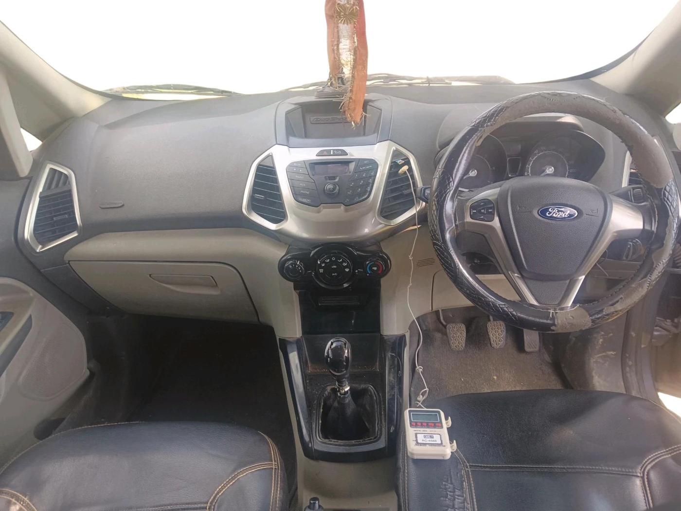 2015 Ford Ecosport AMBIENTE 1.5L DIESEL, Diesel, Manual, 1,15,558 km, interior