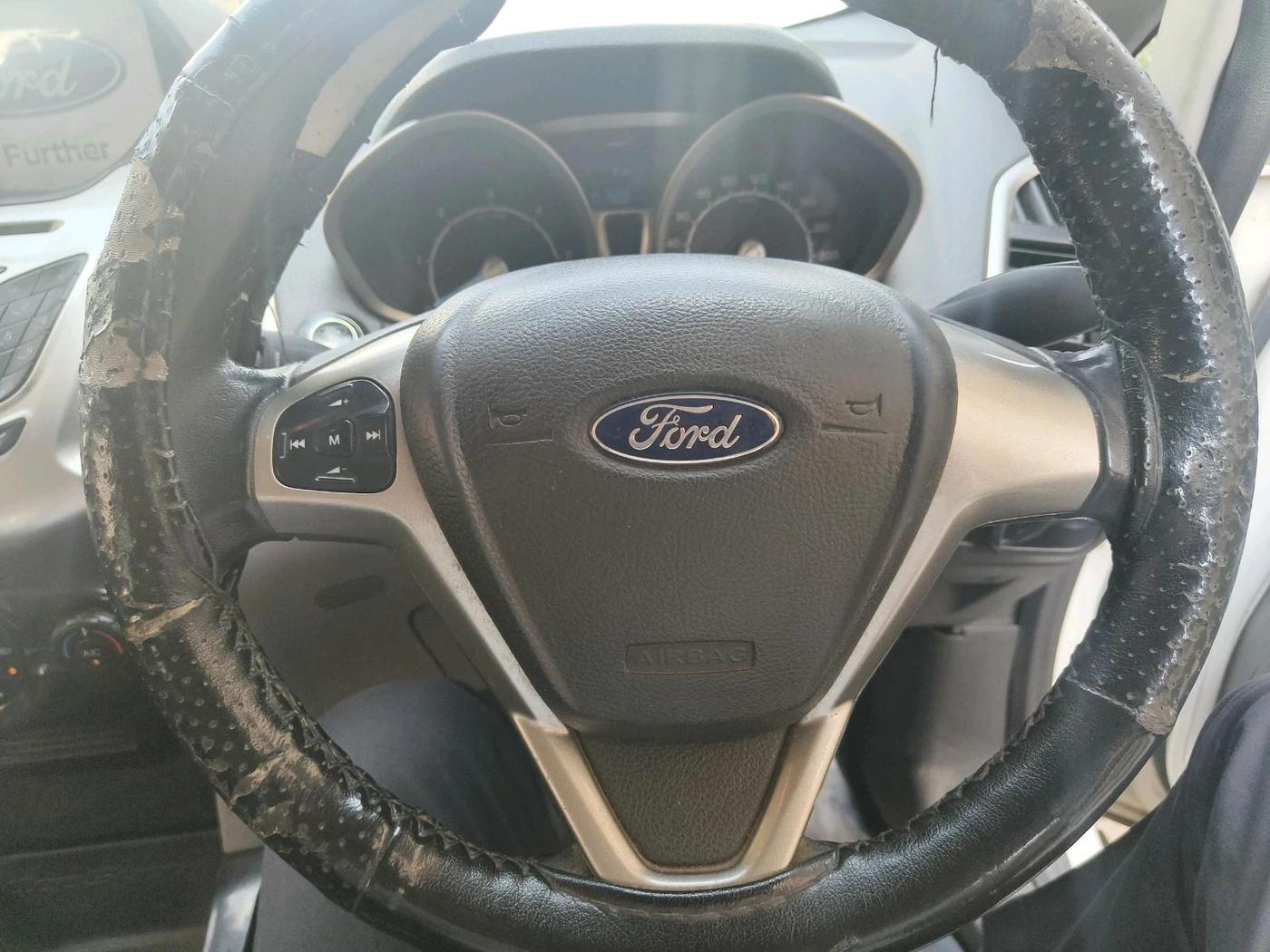 2017 Ford Ecosport TITANIUM 1.5L DIESEL, Diesel, Manual, 1,53,574 km, interior