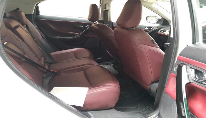2025 Tata Curvv Accomplished S 1.2 Petrol 6MT, Petrol, Manual, 23,418 km, interior