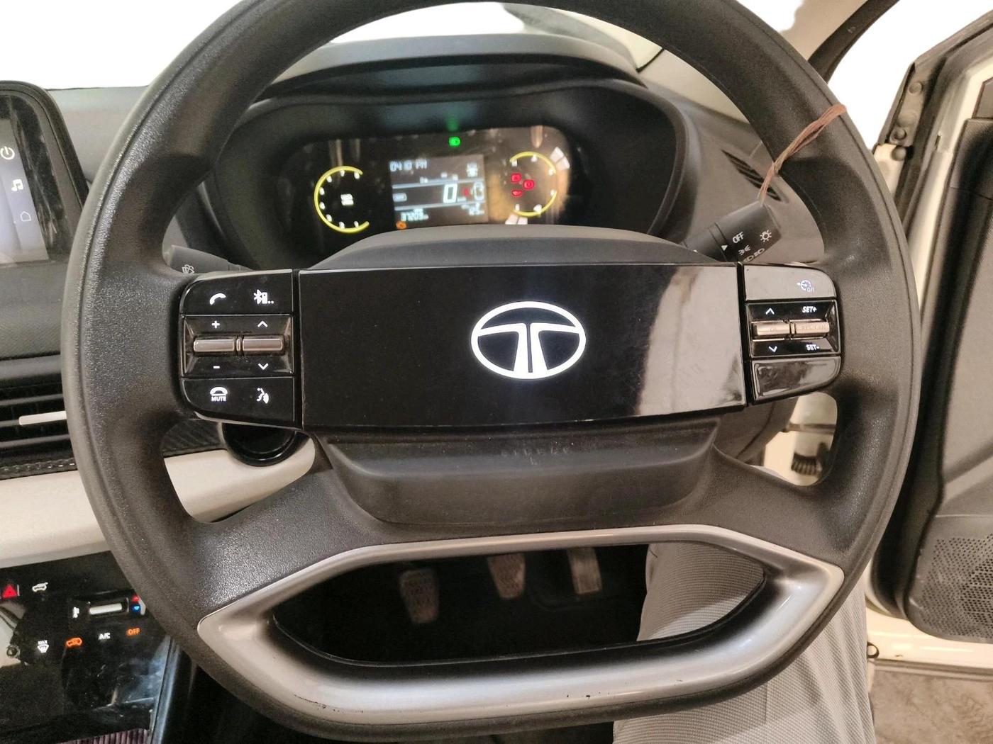 2024 Tata Curvv Pure Plus 1.2 Petrol 6MT, Petrol, Manual, 37,209 km, interior