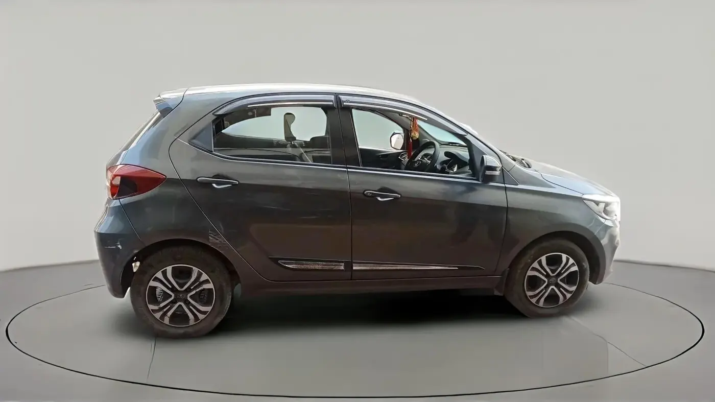 2023 Tata Tiago XT PETROL, Petrol, Manual, 26,864 km, exterior