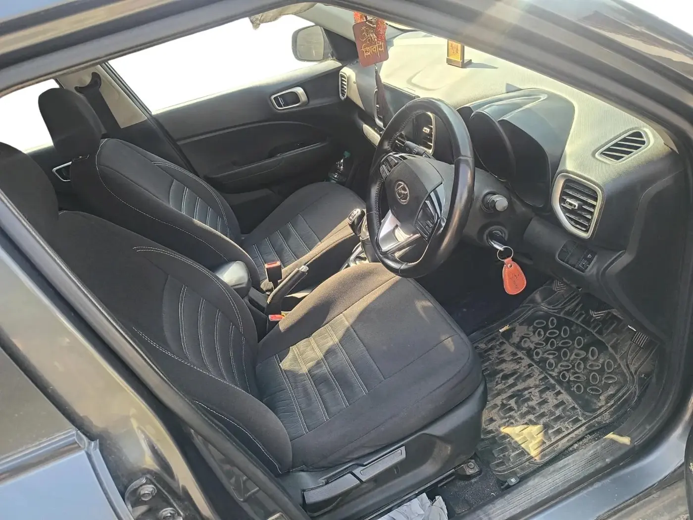 2022 Hyundai VENUE SX 1.5 CRDI, Diesel, Manual, 29,850 km, interior
