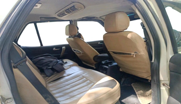 2015 Tata Safari Storme 2.2 EX 4X2, Diesel, Manual, 1,08,829 km, interior