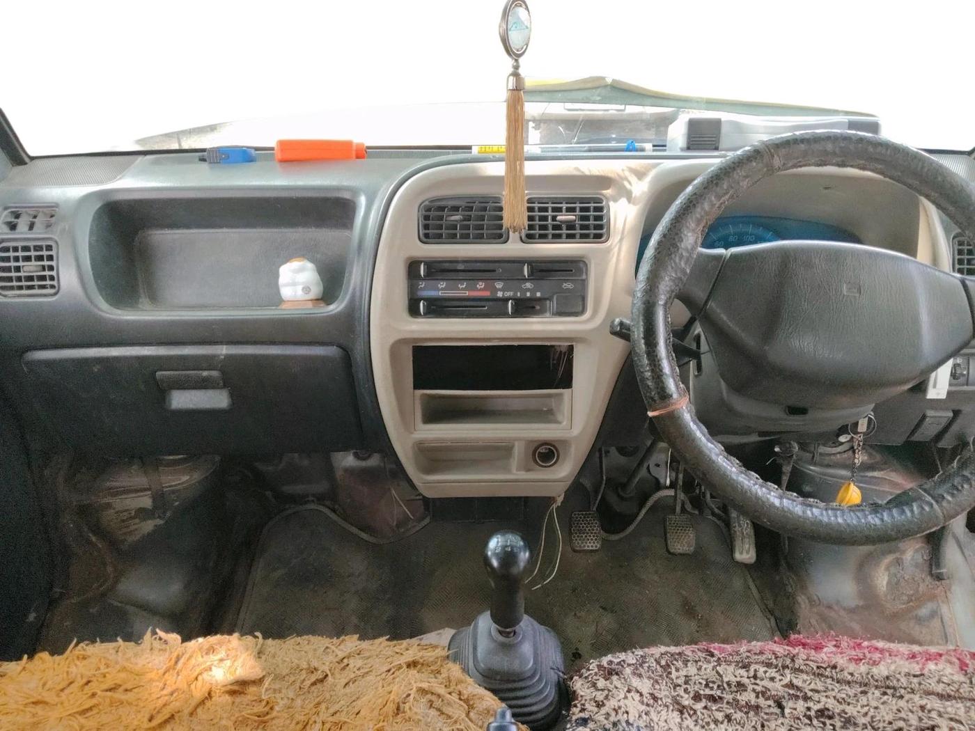 2017 Maruti Eeco 7 STR, Petrol, Manual, 1,48,331 km, interior