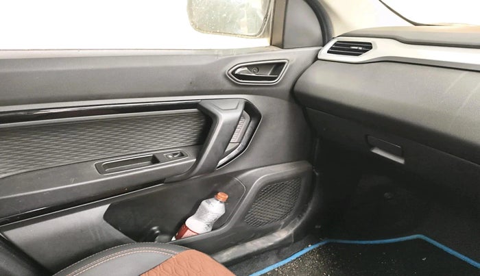 2024 Renault Kiger RXT (O) MT, Petrol, Manual, 7,706 km, interior