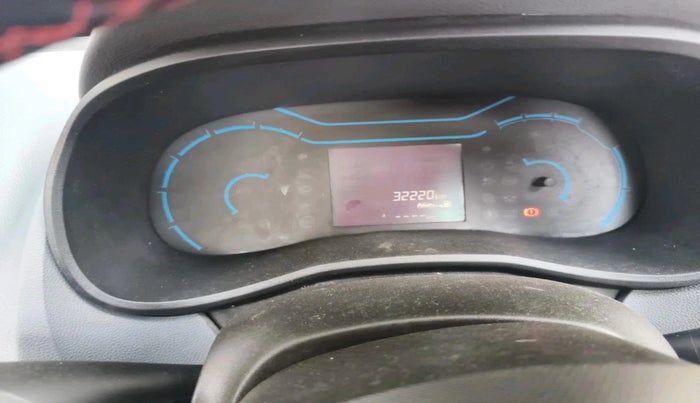 2022 Renault Kwid RXT 1.0 (O), Petrol, Manual, 32,220 km, interior