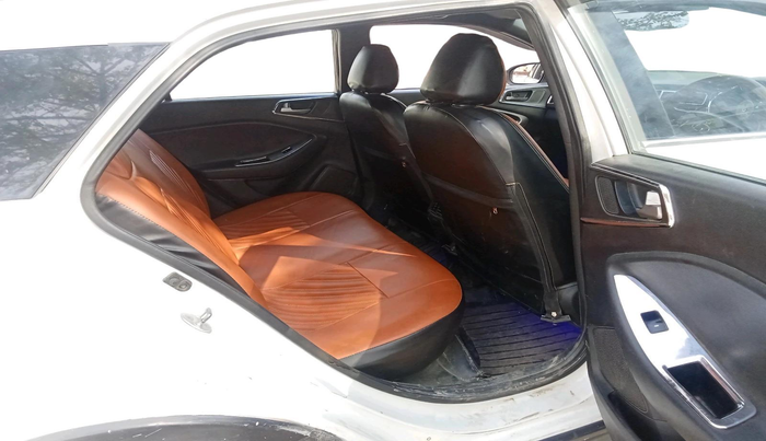 2015 Hyundai i20 Active 1.4 S, Diesel, Manual, 2,24,648 km, interior