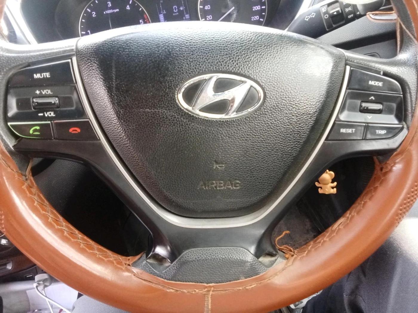 2015 Hyundai i20 Active 1.4 S, Diesel, Manual, 2,24,648 km, interior