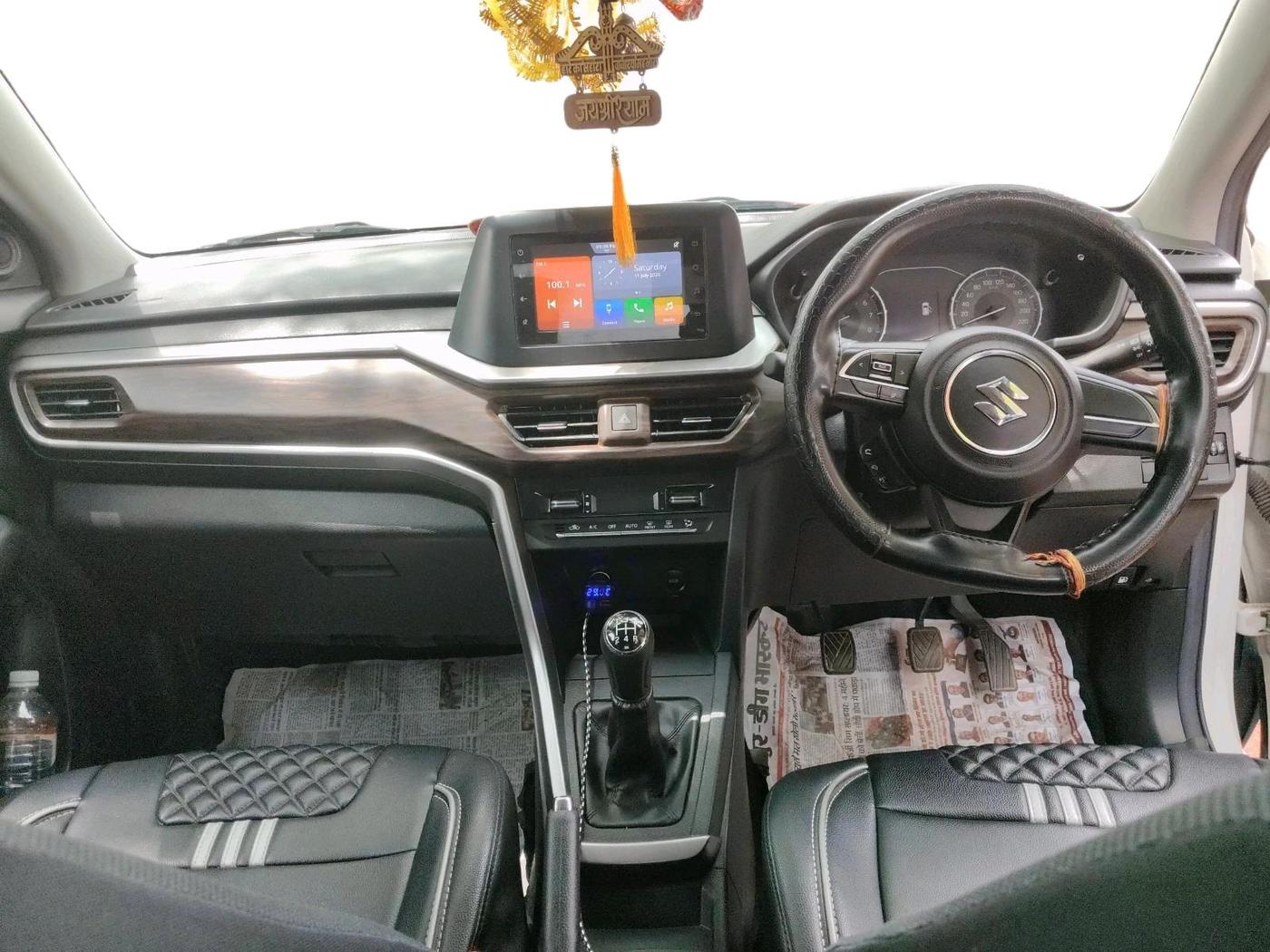 2025 Maruti BREZZA VXI, Petrol, Manual, 15,734 km, interior