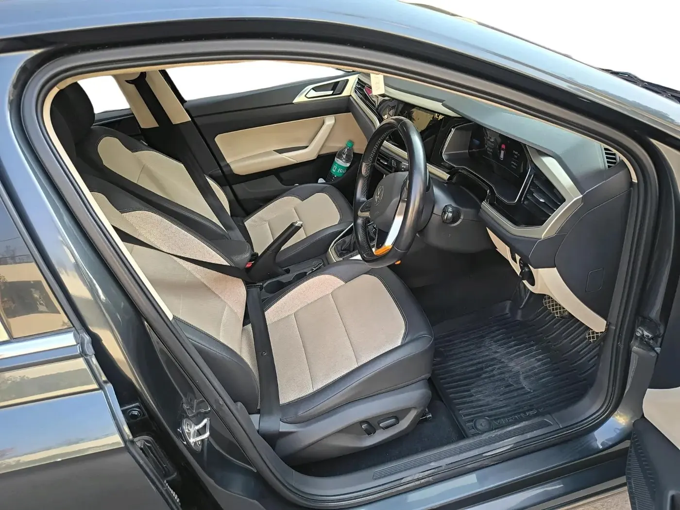 2024 Volkswagen VIRTUS TOPLINE TSI 1.0 AT, Petrol, Automatic, 31,497 km, interior