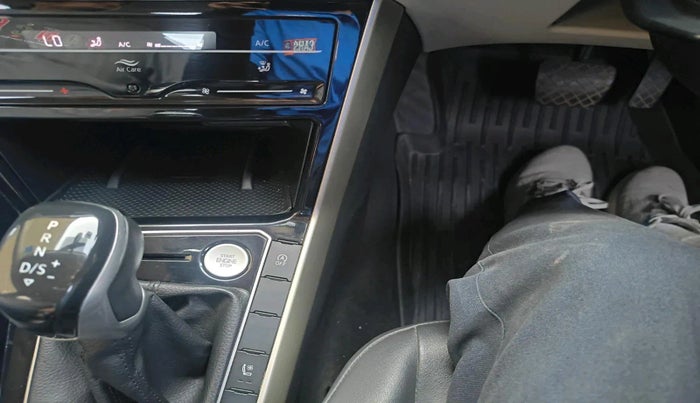 2024 Volkswagen VIRTUS TOPLINE TSI 1.0 AT, Petrol, Automatic, 31,497 km, interior