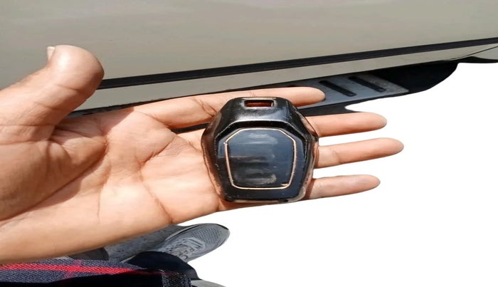 2018 Mahindra XUV500 W11, Diesel, Manual, 1,49,275 km, interior