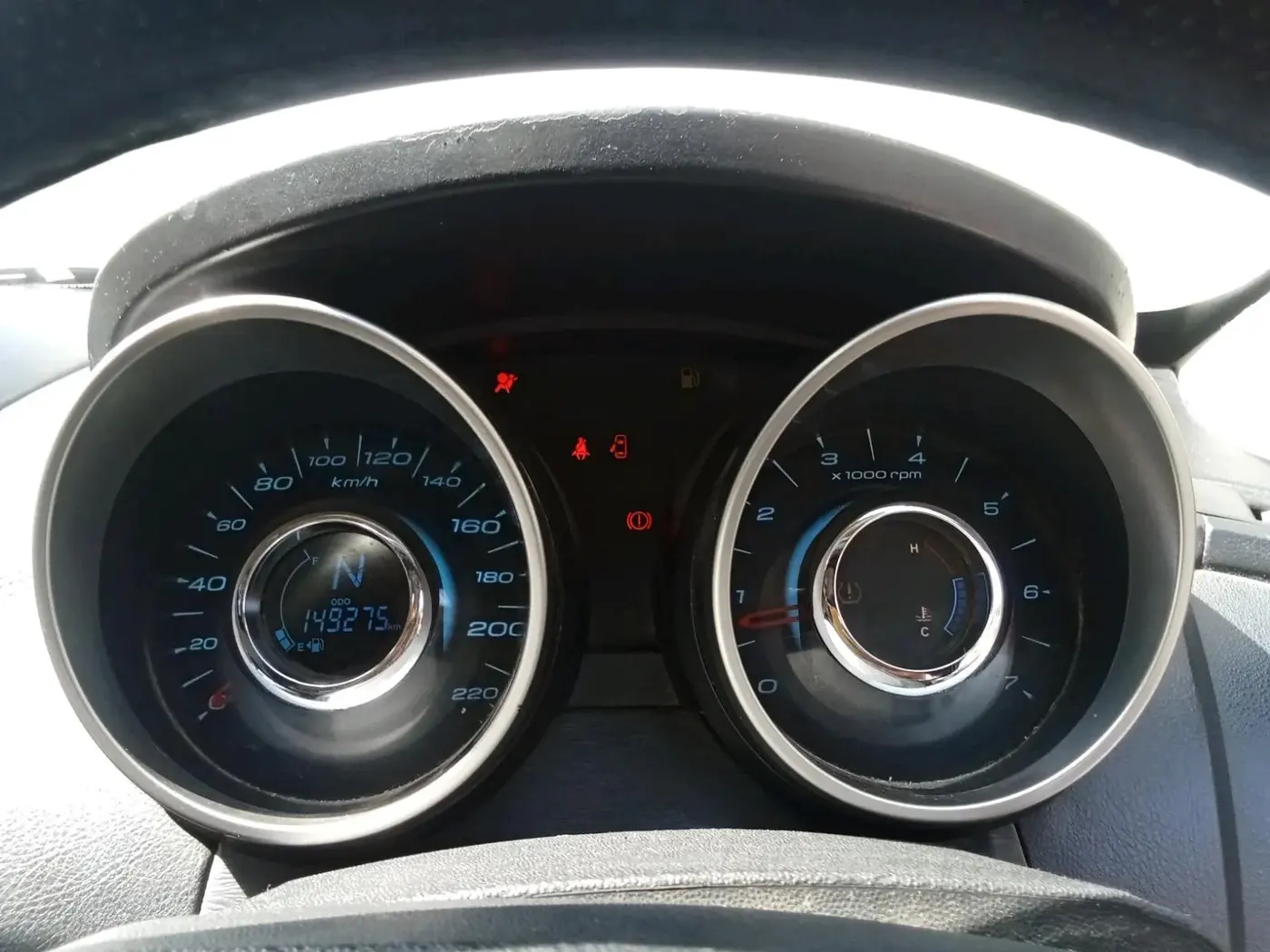 2018 Mahindra XUV500 W11, Diesel, Manual, 1,49,275 km, interior