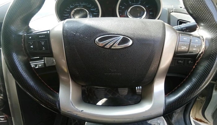 2018 Mahindra XUV500 W11, Diesel, Manual, 1,49,275 km, interior