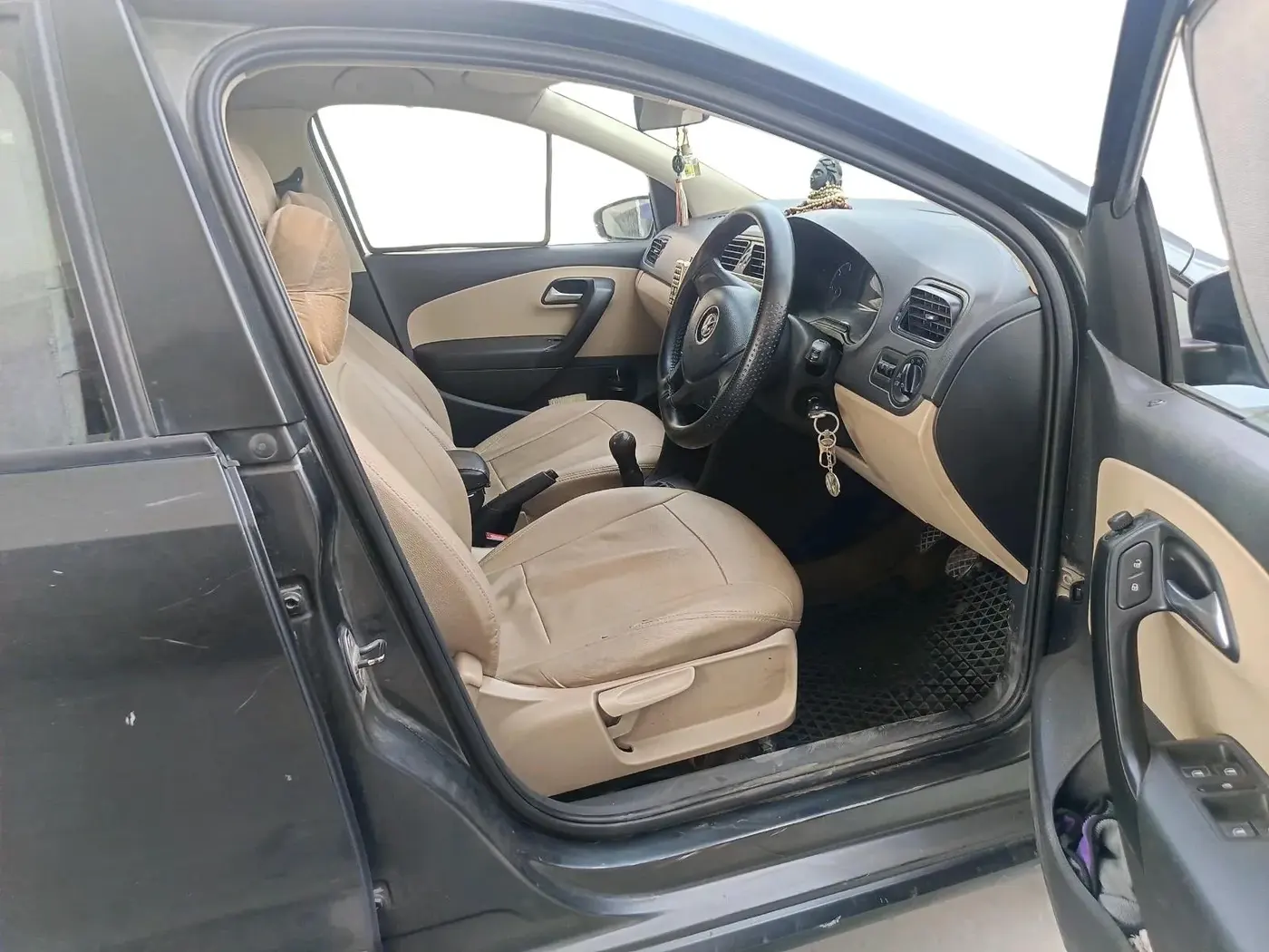 2016 Volkswagen Ameo COMFORTLINE 1.5L, Diesel, Manual, 92,732 km, interior