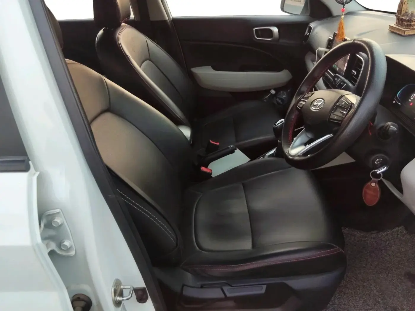 2024 Hyundai VENUE S PLUS 1.5 CRDI, Diesel, Manual, 27,474 km, interior