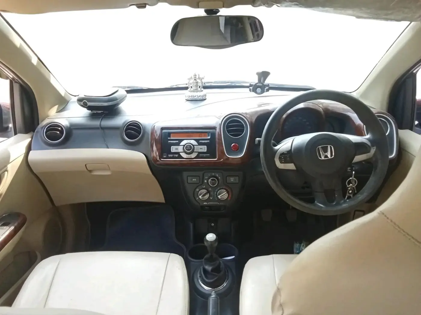 2015 Honda Mobilio 1.5L I-DTEC S, Diesel, Manual, 1,32,431 km, interior