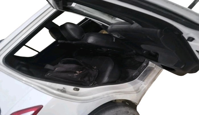 2011 Maruti Swift VDI, Diesel, Manual, 1,60,943 km, interior