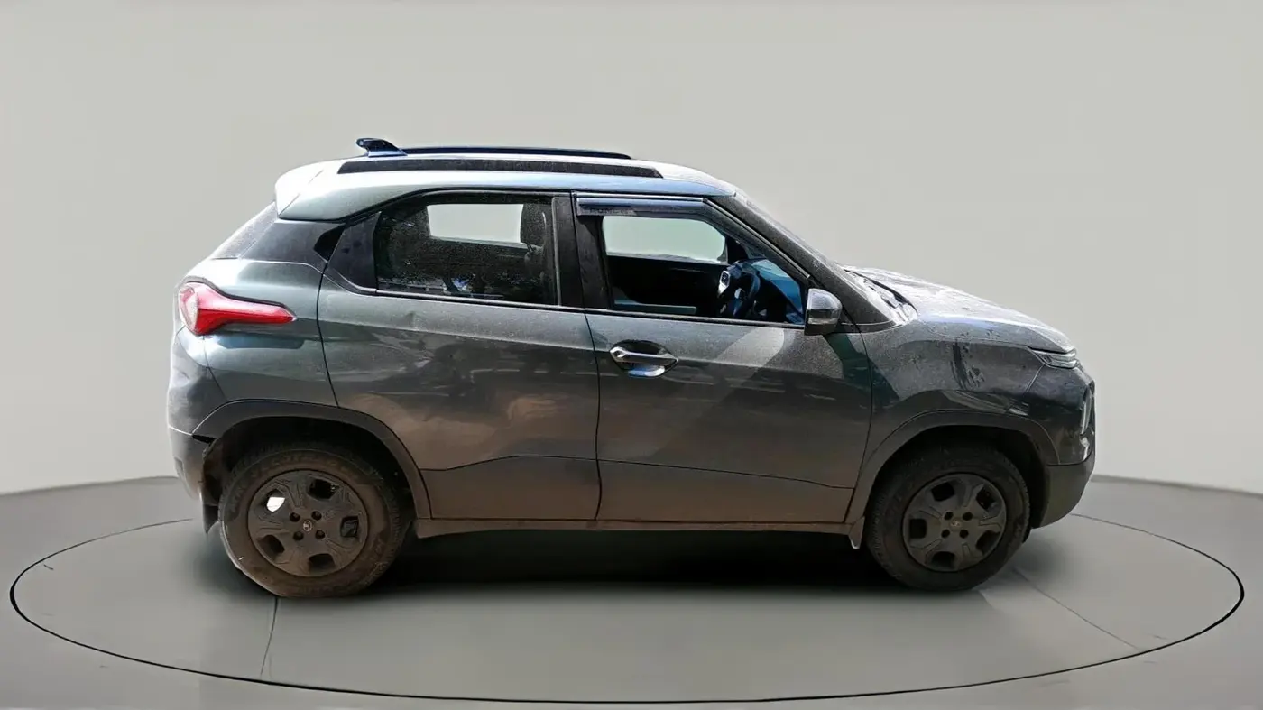 2025 Tata PUNCH Accomplished Plus AMT, Petrol, Automatic, 35,700 km, exterior