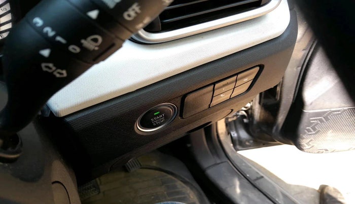 2025 Tata PUNCH Accomplished Plus AMT, Petrol, Automatic, 33,338 km, interior