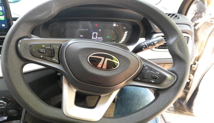 2025 Tata PUNCH Accomplished Plus AMT, Petrol, Automatic, 33,338 km, interior