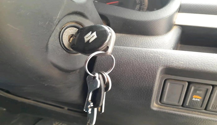 2015 Maruti Swift VDI, Diesel, Manual, 1,58,326 km, interior