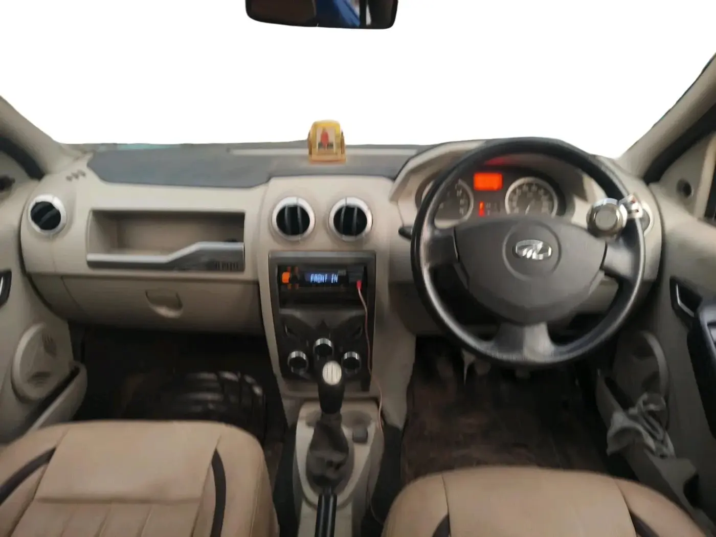 2012 Mahindra Verito 1.4 G4, Petrol, Manual, 26,347 km, interior