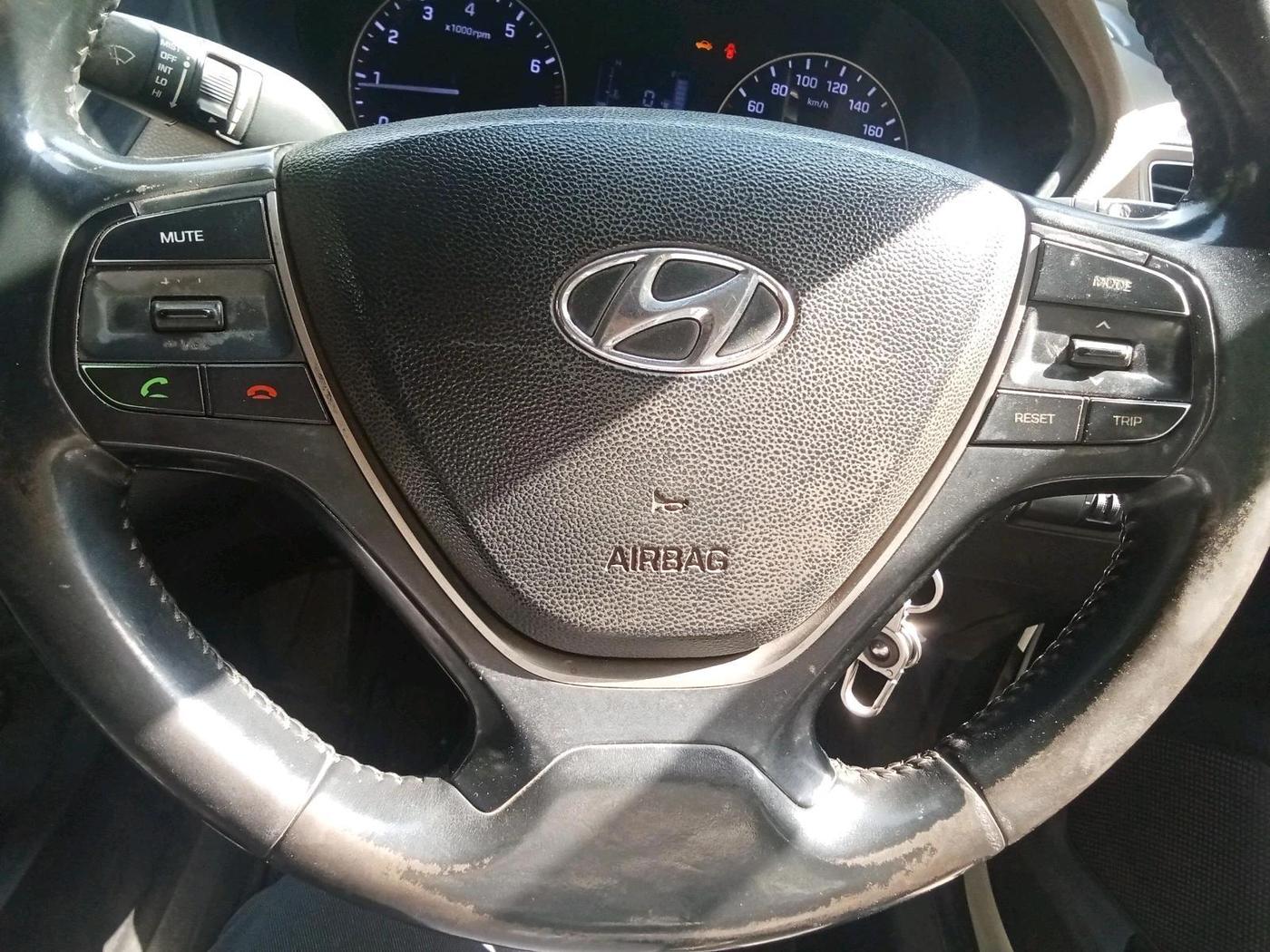 2015 Hyundai Elite i20 SPORTZ 1.2, Petrol, Manual, 1,06,429 km, interior