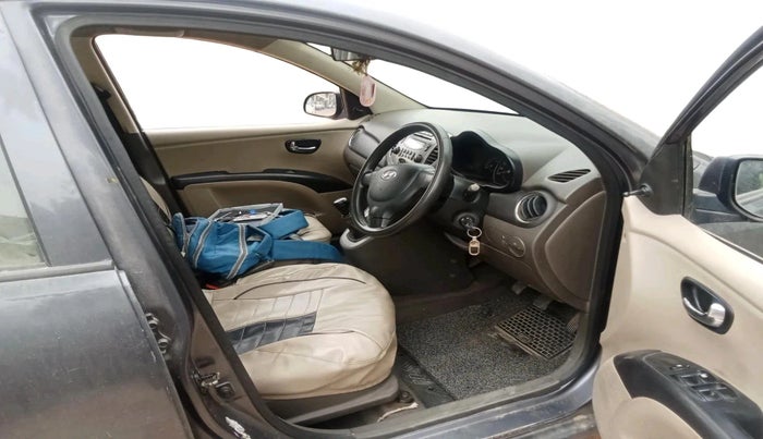 2014 Hyundai i10 SPORTZ 1.1, Petrol, Manual, 1,75,155 km, interior